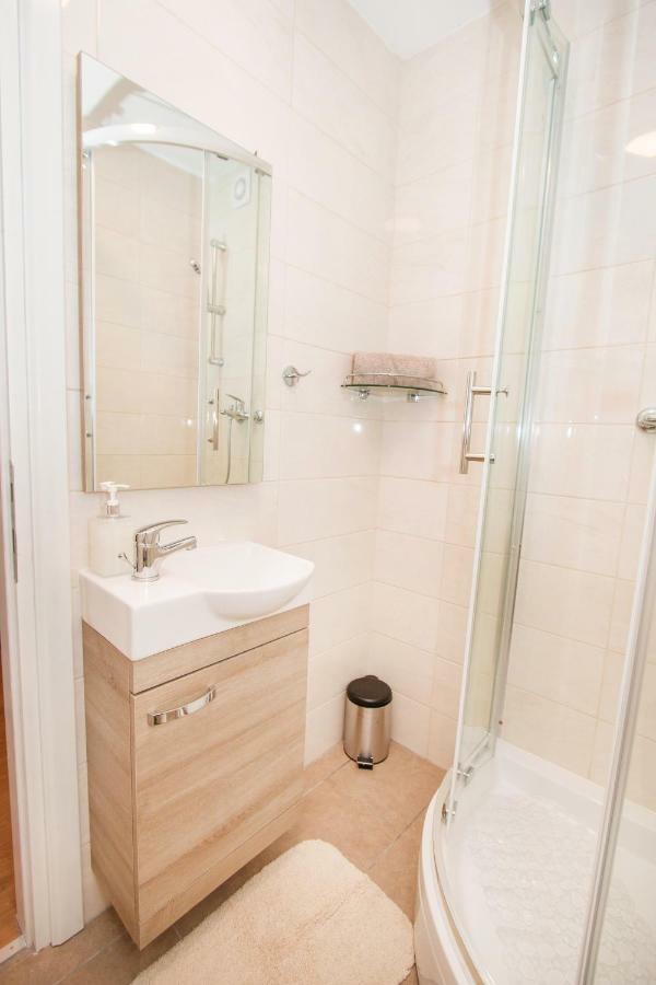 Appartement Nada à Karlovac Extérieur photo